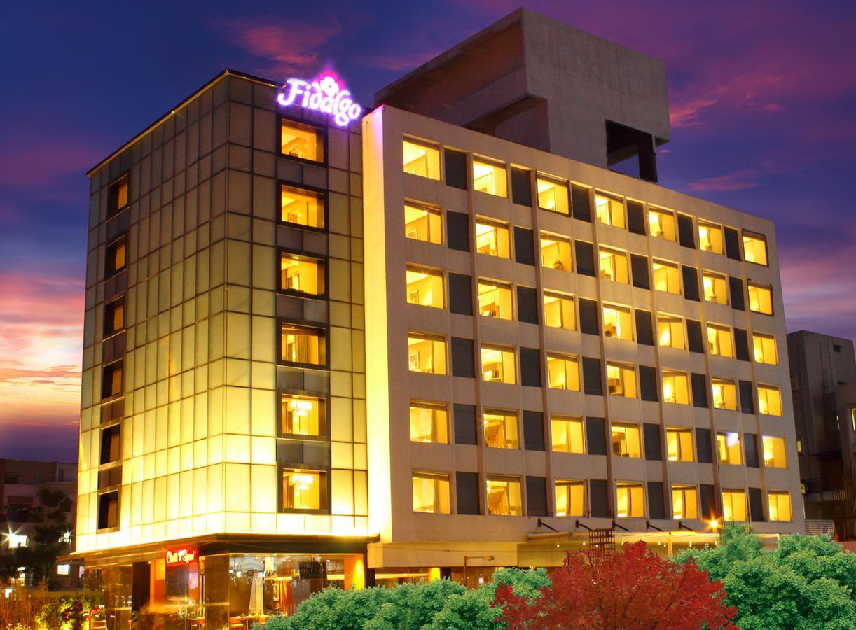 Hotel Fidalgo ปูเน่ ภายนอก รูปภาพ