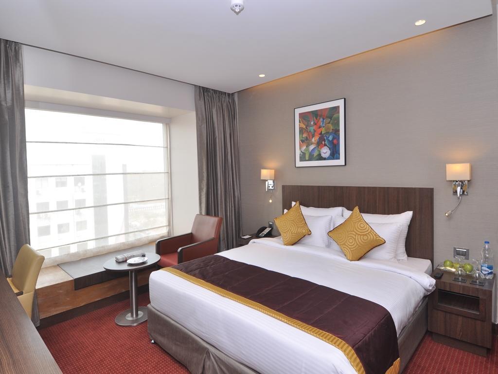 Hotel Fidalgo ปูเน่ ภายนอก รูปภาพ