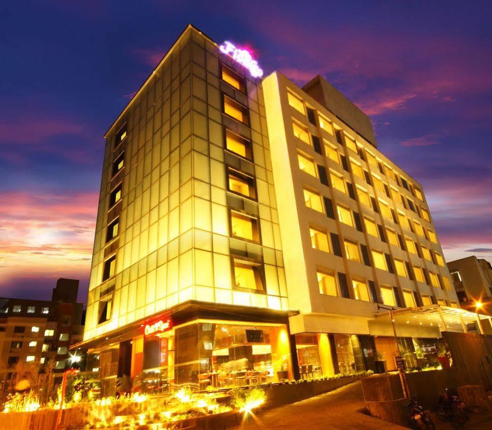 Hotel Fidalgo ปูเน่ ภายนอก รูปภาพ
